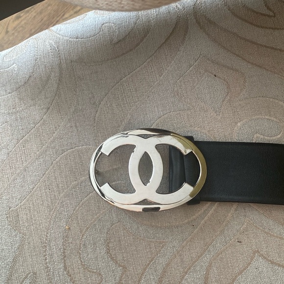 chanel leather belt use but in very good condition.size 32 80 - Picture 3 of 9